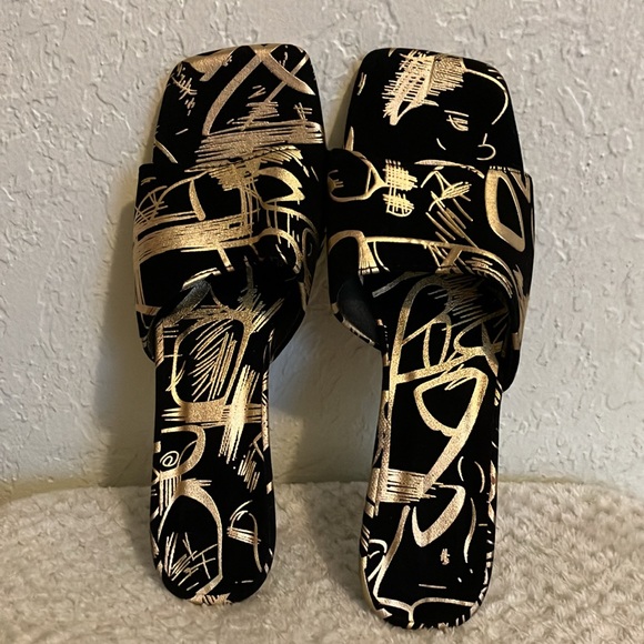 Ladies Elegant Sandal Black Velvet w/Gold Embossed Design Clear 2” Heel Slip on - Picture 3 of 7